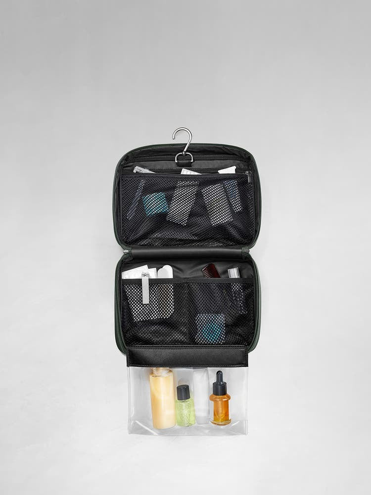 The Hanging Toiletry Bag in Green
