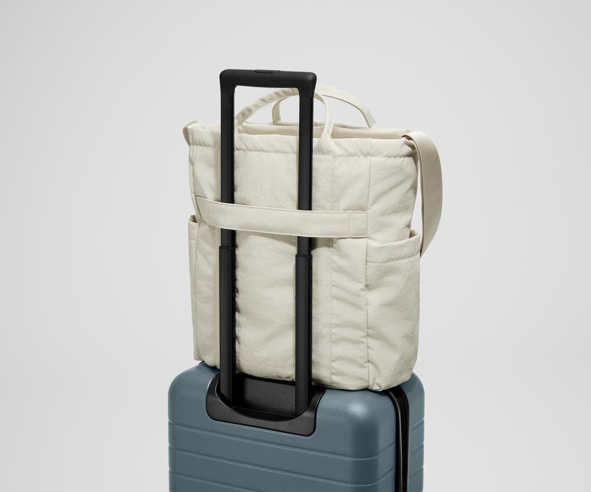 Courtside Tote in Salt White Textured Nylon