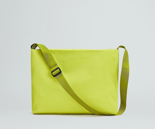 Active Messenger 16L in Atomic Celery